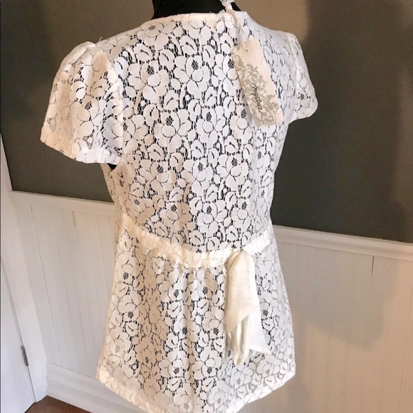 BNWT “Mystree” Gorgeous Lace Top - Picture 2 of 3
